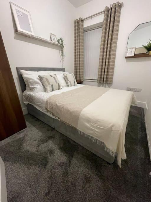 Modern, Spacious And Central Location Абердер Экстерьер фото